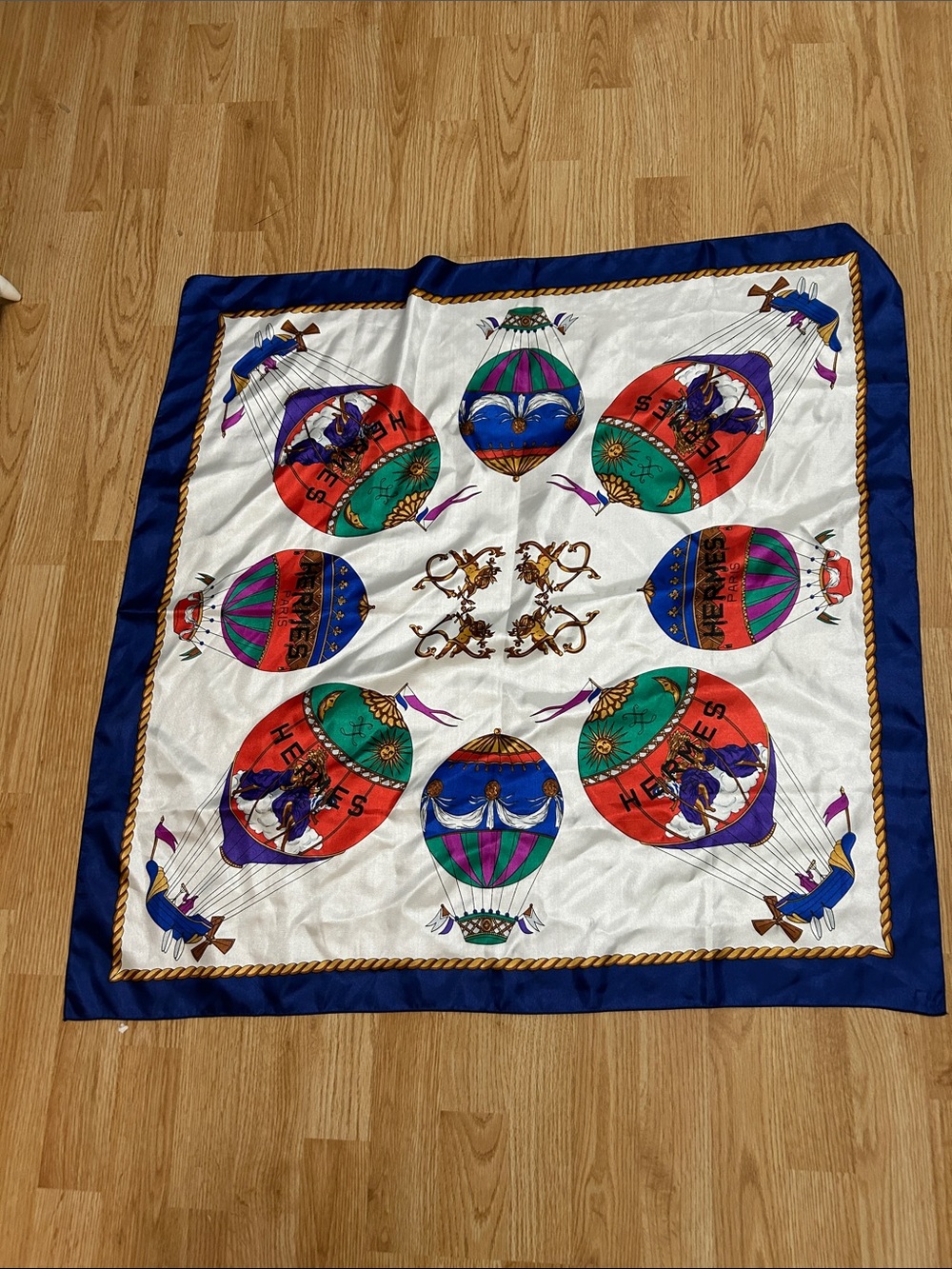 Scarf with Hot Air Balloon Motif - Blue, Red, Green